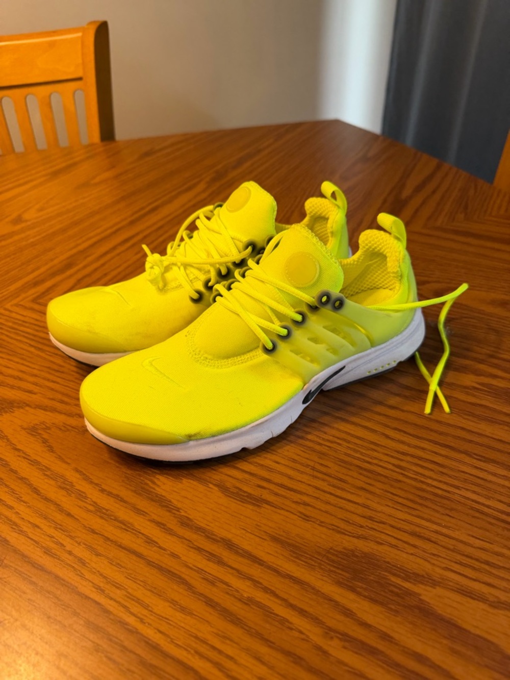 Nike Kids Neon Yellow Low-Top Sneakers